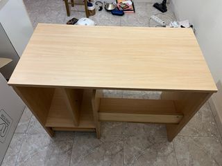 URGE!! Escritorio madera con bandeja teclado