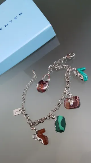 Pulsera Luxenter con charms de bolsos y zapatos