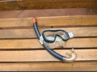 Gafas y tubo de buceo