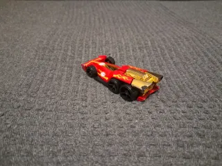 Coche de juguete Hot Wheels rojo