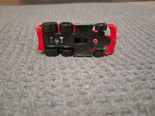 Coche de juguete Hot Wheels rojo