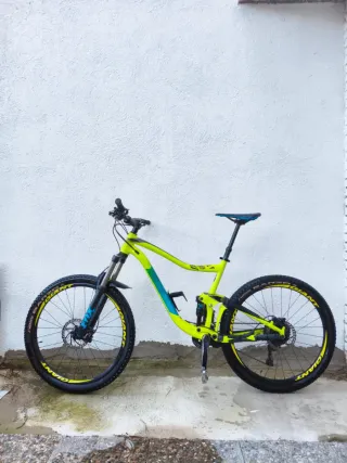 Bicicleta Giant Trance 2 (2017)