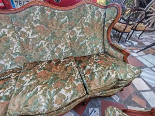 Conjunto de tresillo estilo Luis XV.