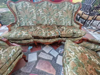 Conjunto de tresillo estilo Luis XV.