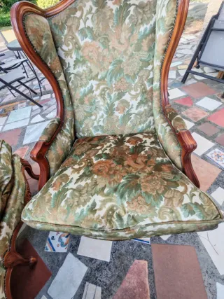 Conjunto de tresillo estilo Luis XV.