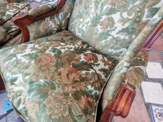 Conjunto de tresillo estilo Luis XV.