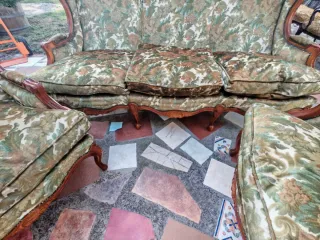 Conjunto de tresillo estilo Luis XV.