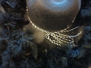 cappello carnevale nero con boa