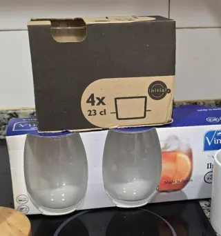 Set 4 Vasos Initial 23 cl y vasos para agua