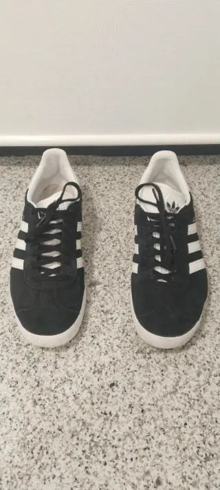 Adidas Gazelle Negras Talla 43