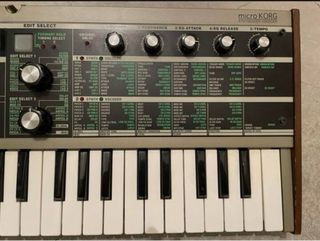 Sintetizador Korg MicroKORG