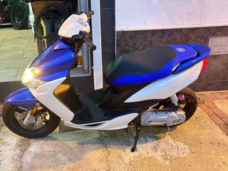 Yamaha Jog RR Jorge Lorenzo Edición