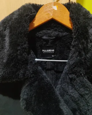 Chaqueta Pull&Bear pelo negra