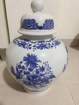 Bombonera cerámica antigua azul y blanco