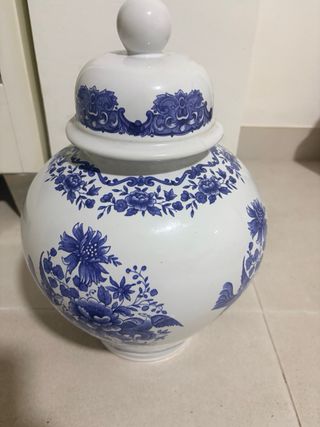 Bombonera cerámica antigua azul y blanco