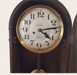 Reloj de pared José Baena antiguo.