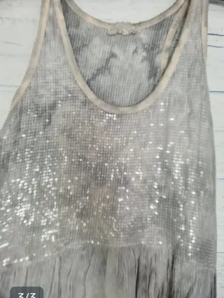 Vestido gris y blanco