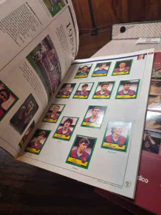 Estuche Álbum Cromos FC Barcelona Casi Completo