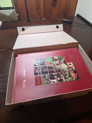 Estuche Álbum Cromos FC Barcelona Casi Completo