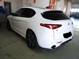 Alfa Romeo Stelvio 2023