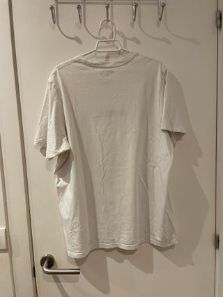 Camiseta Pull&Bear blanca con texto por delante