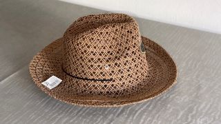 Sombrero de paja tejido