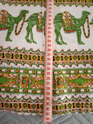 Chilaba con estampado de camellos