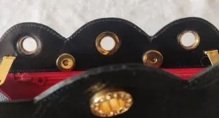 Borsetta Valentino Garavani Nera con Catena Oro