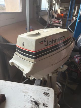 Motor fueraborda Johnson 4CV 2T