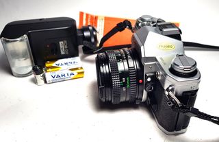 Canon AE-1 con objetivo FD 50mm 1:1.8