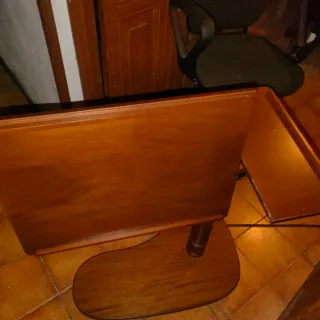 Mesa auxiliar de madera