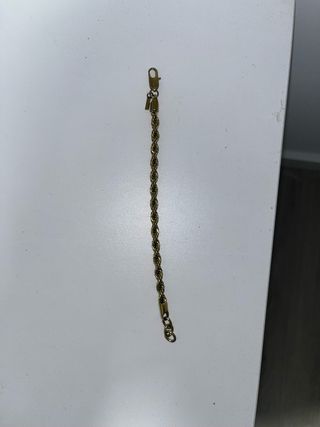 Pulsera cadena color oro eslabones retorcidos