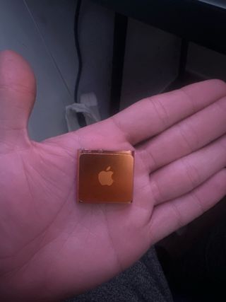 iPod Shuffle 2GB Naranja 2010