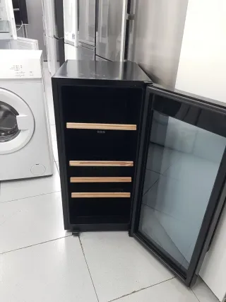 Vinoteca Climadiff Negra con garantía