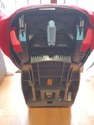 2 sillas de coche Bébé Confort azul y roja