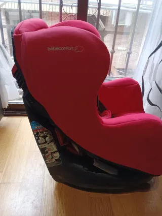 2 sillas de coche Bébé Confort azul y roja