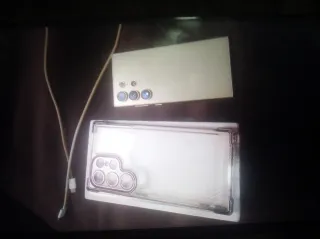 Samsung S24 Pro con cargador