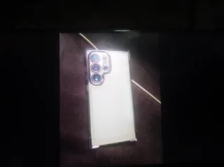 Samsung S24 Pro con cargador