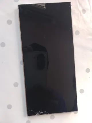 Smartphone S24 Pro con cargador 50 lo dejo va perf