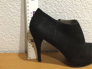 Botines ante tacón alto negros