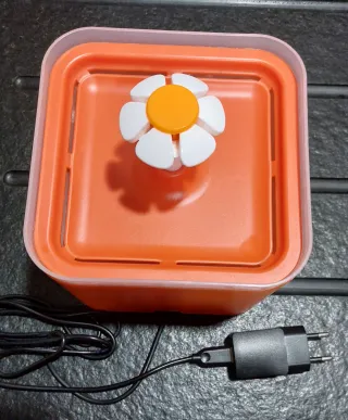 FUENTE PARA GATOS Berein naranja