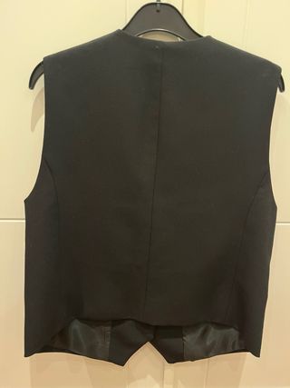 Chaleco negro.Zara. Talla M