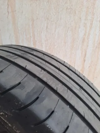 Neumático Goodyear 205/60R16 96H  Semana (1125)