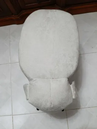 Taburete infantil perro gris