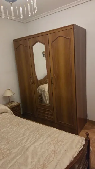 Dormitorio completo madera y tela