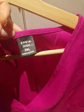 Blusa buganvilla con mangas abullonadas