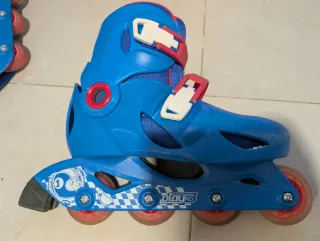 Patines en línea azules talla 34-36 y protecciones