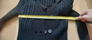 Rebeca larga negra abotonada T.U.