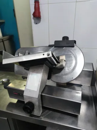 Cortadora de fiambre Braher