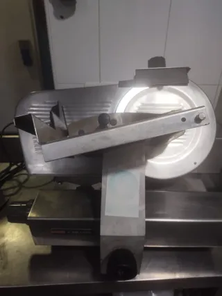 Cortadora de fiambre Braher